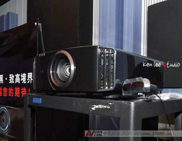 JVC 3D����ͶӰ�C(j��)XC980���к�(ji��n)�u(p��ng)