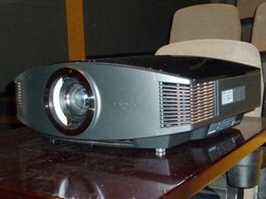 �������_(t��i)3DͶӰ�C(j��)�l(f��)��֮VW90ES���w�(y��n)
