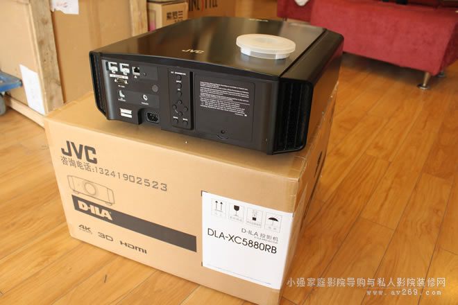 JVC 4KͶӰ�C�_��