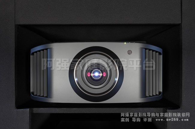 JVC 4KͶӰ�C
