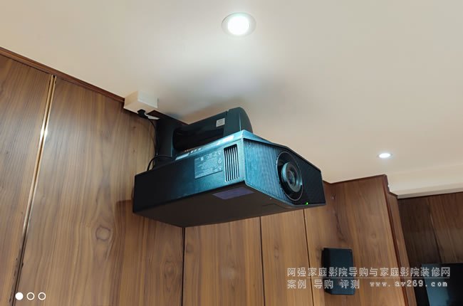 索尼4K投影機XW5000+OS投影幕布3W整